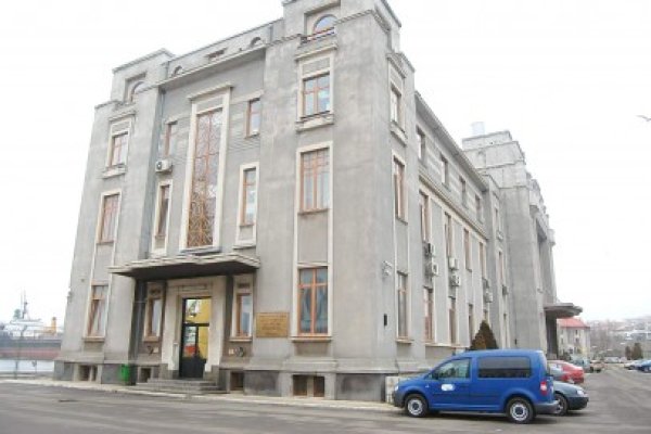 Administraţia portuară cumpără 